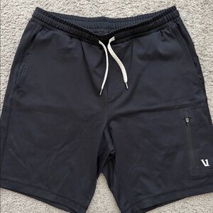 Vuori Sunday Performance 8 inch Shorts - Men’s Size Small - Excellent Condition